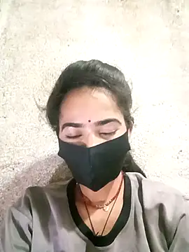 Snapshot of Sunali_Bendre chatting on February 2026 02:50:02 PM Sunali Bendre online show from February 2026 02:50:02 PM