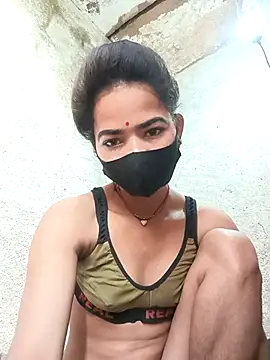 Snapshot of Sunali_Bendre chatting on February 2026 02:56:02 AM Sunali Bendre online show from February 2026 02:56:02 AM