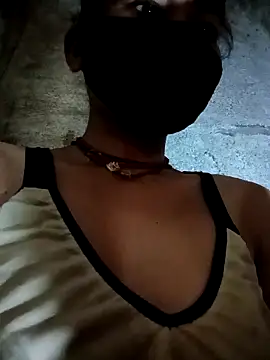 Sunali Bendre online show from April 2026 04:21:02 AM