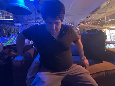 ctguybj online show from May 2026 07:33:01 PM