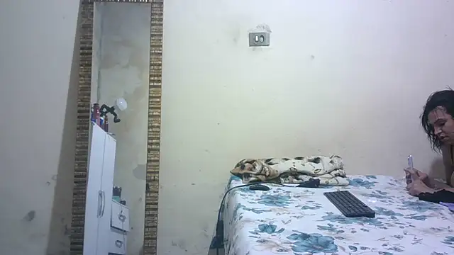 lorraine2036 online show from April 2026 03:42:02 AM