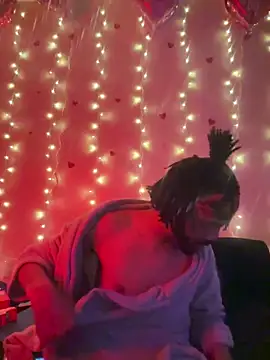 Snapshot of magic_man1085 chatting on February 2026 03:18:02 PM magic man1085 online show from February 2026 03:18:02 PM