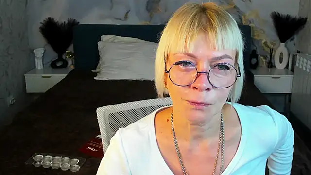 Ann Annise online show from July 2026 12:39:01 AM