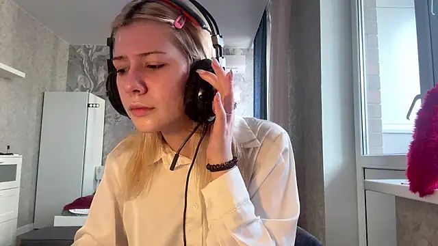 Snapshot of LadyFoxLove chatting on February 2026 11:26:01 AM LadyFoxLove online show from February 2026 11:26:01 AM