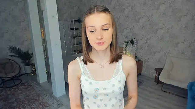 Snapshot of LianneBynon chatting on February 2026 08:26:01 AM LianneBynon online show from February 2026 08:26:01 AM