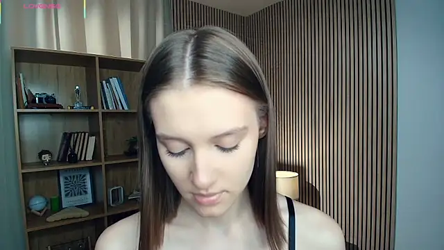 LianneBynon online show from July 2026 09:45:02 AM