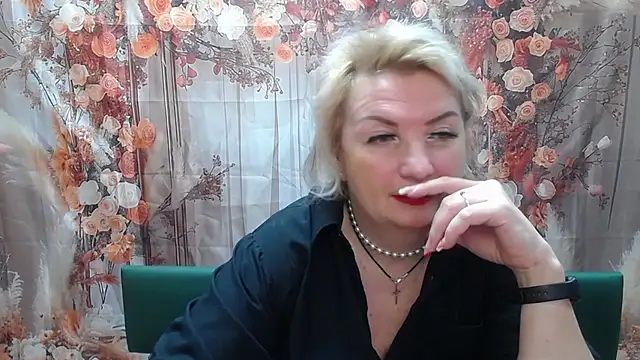 Snapshot of RenataDaster chatting on March 2026 06:10:01 PM RenataDaster online show from March 2026 06:10:01 PM