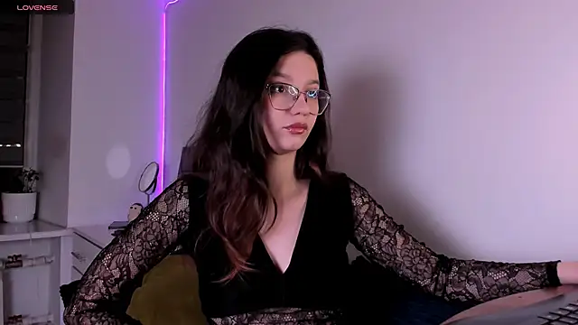 Snapshot of miabellee_ chatting on February 2026 11:09:01 PM miabellee online show from February 2026 11:09:01 PM