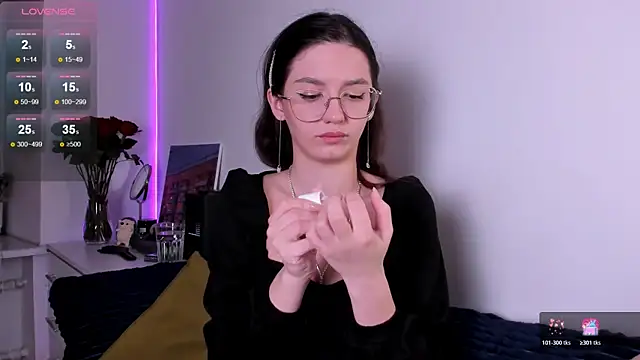 Snapshot of miabellee_ chatting on February 2026 07:32:02 PM miabellee online show from February 2026 07:32:02 PM