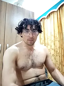 Snapshot of Apolo_Men chatting on February 2026 05:11:02 AM Apolo Men online show from February 2026 05:11:02 AM