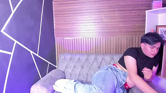 Snapshot of noahWolff_ chatting on February 2026 05:13:02 AM noahWolff online show from February 2026 05:13:02 AM