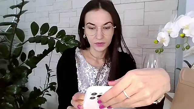 Snapshot of JuliaLovely chatting on February 2026 02:35:01 PM JuliaLovely online show from February 2026 02:35:01 PM