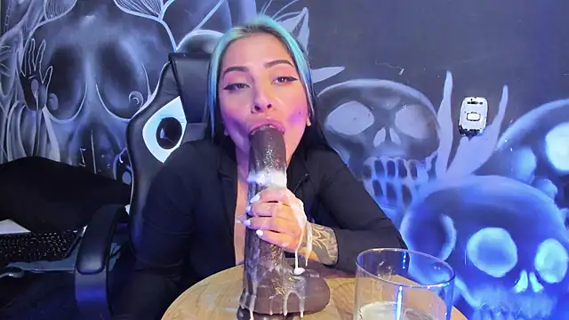 Cherry jenklins87 online show from April 2026 01:14:02 PM