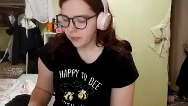 Snapshot of VannessaDillenbeck chatting on February 2026 05:08:02 AM VannessaDillenbeck online show from February 2026 05:08:02 AM