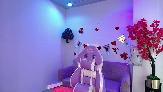 Snapshot of Maddie_T18 chatting on February 2026 11:17:01 AM Maddie T18 online show from February 2026 11:17:01 AM