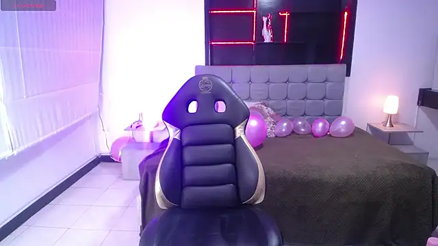 Perla lovely  online show from February 2026 12:25:01 PM