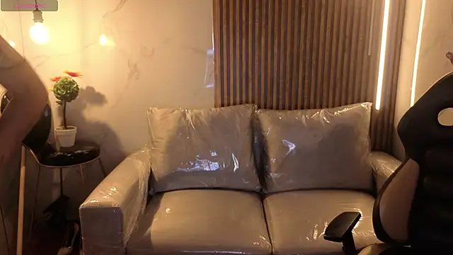 Perla lovely  online show from April 2026 12:50:02 PM