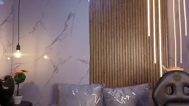 Perla lovely  online show from May 2026 07:11:01 PM