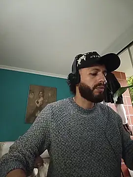 Snapshot of kauzZhomi chatting on February 2026 01:10:01 PM kauzZhomi online show from February 2026 01:10:01 PM