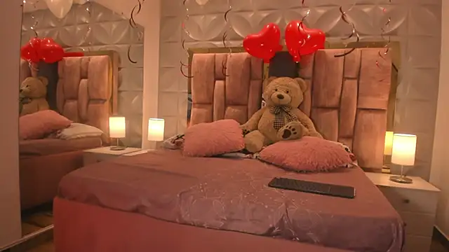 Snapshot of Paris_Velvet chatting on February 2026 10:06:01 PM Paris Velvet online show from February 2026 10:06:01 PM