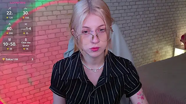 Snapshot of alicedews chatting on February 2026 01:43:01 PM alicedews online show from February 2026 01:43:01 PM