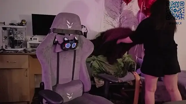 Snapshot of Holy_Kveta chatting on February 2026 02:52:01 AM Holy Kveta online show from February 2026 02:52:01 AM