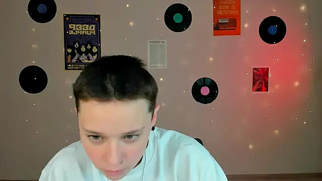 Snapshot of emi_fade chatting on February 2026 09:30:01 AM emi fade online show from February 2026 09:30:01 AM