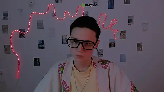 Snapshot of emi_fade chatting on February 2026 01:49:02 PM emi fade online show from February 2026 01:49:02 PM