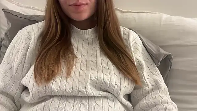 Snapshot of Lucyschickt chatting on February 2026 09:44:02 PM Lucyschickt online show from February 2026 09:44:02 PM