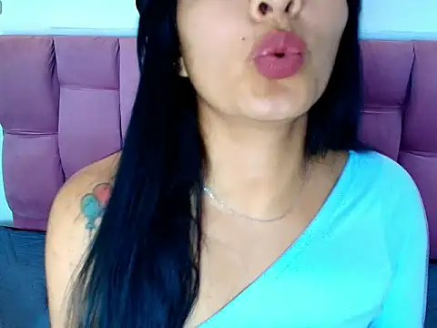Snapshot of Melannyy__ chatting on June 2026 04:24:01 AM Melannyy online show from June 2026 04:24:01 AM