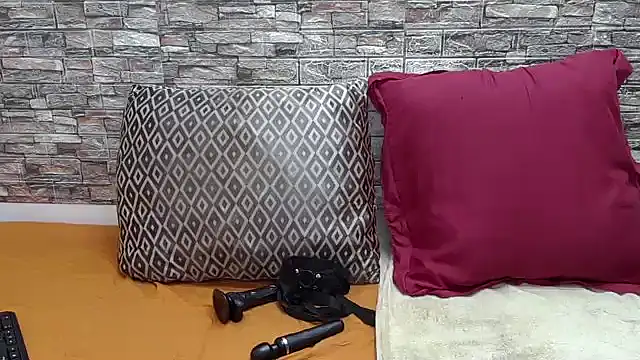 MiniSeduction online show from April 2026 05:32:02 PM