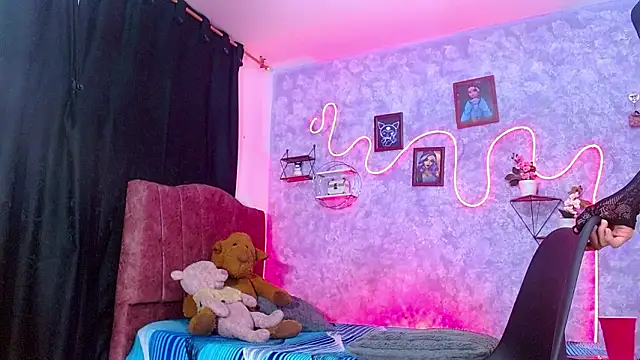 Everlin  Hot  online show from February 2026 11:26:02 AM