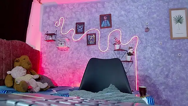 Everlin  Hot  online show from February 2026 11:14:02 AM