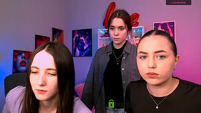 laurenmurrr online show from March 2026 01:06:02 PM