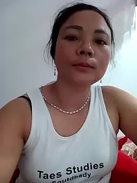 Snapshot of neyney110 chatting on February 2026 10:02:01 PM neyney110 online show from February 2026 10:02:01 PM