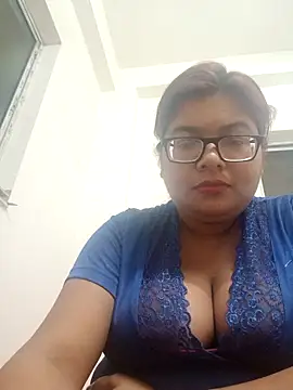 Snapshot of Elie_Hallway chatting on February 2026 06:53:01 PM Elie Hallway online show from February 2026 06:53:01 PM