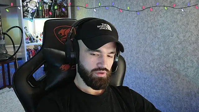 Snapshot of _Mostly_ chatting on February 2026 01:00:02 AM Mostly online show from February 2026 01:00:02 AM