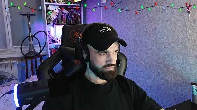 Snapshot of _Mostly_ chatting on February 2026 01:10:02 AM Mostly online show from February 2026 01:10:02 AM