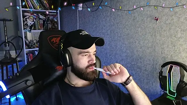 Snapshot of _Mostly_ chatting on February 2026 04:41:02 AM Mostly online show from February 2026 04:41:02 AM