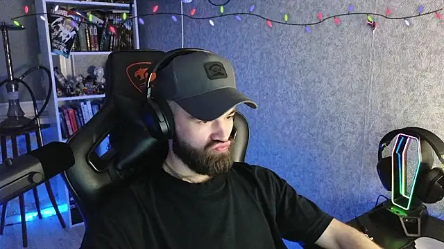 Snapshot of _Mostly_ chatting on February 2026 10:00:02 PM Mostly online show from February 2026 10:00:02 PM