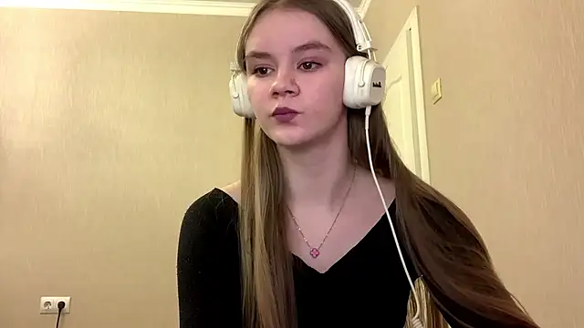 AgnesShy  online show from February 2026 07:20:01 AM