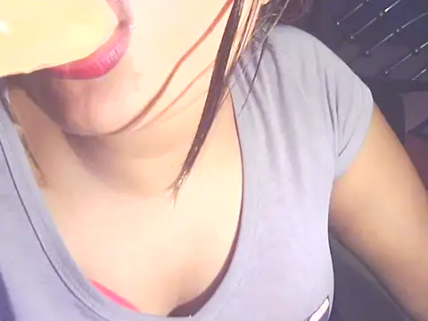 Snapshot of Nusrat_Faria chatting on May 2026 09:43:01 PM Nusrat Faria online show from May 2026 09:43:01 PM
