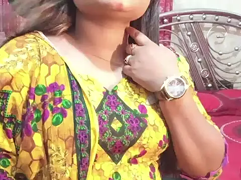 Snapshot of Nusrat_Faria chatting on June 2026 01:35:01 PM Nusrat Faria online show from June 2026 01:35:01 PM