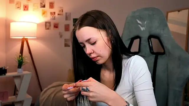 Snapshot of Vexnexe chatting on February 2026 07:18:01 PM Vexnexe online show from February 2026 07:18:01 PM