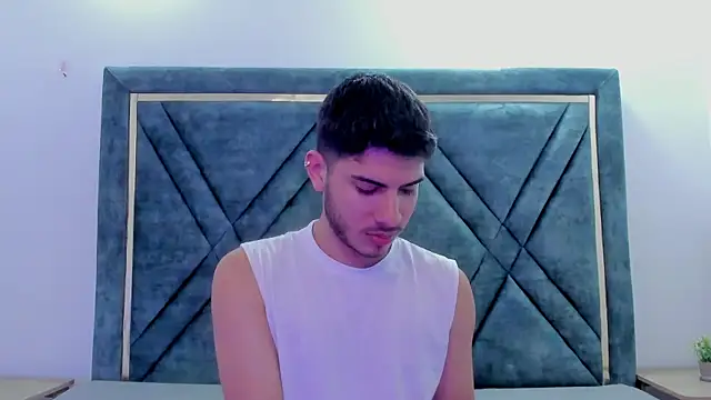 Apolo Gray online show from February 2026 05:25:02 AM