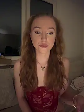 Snapshot of romyxxs chatting on February 2026 10:47:02 PM romyxxs online show from February 2026 10:47:02 PM