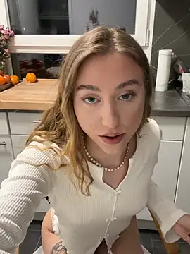 romyxxs online show from March 2026 07:07:01 PM