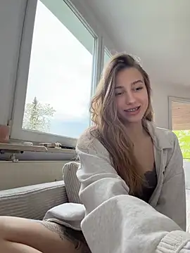 Snapshot of romyxxs chatting on April 2026 05:54:02 PM romyxxs online show from April 2026 05:54:02 PM