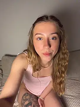 Snapshot of romyxxs chatting on May 2026 08:47:01 PM romyxxs online show from May 2026 08:47:01 PM