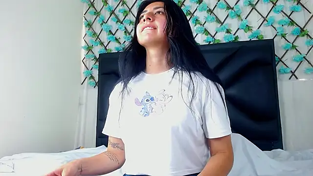 Snapshot of EmmaWilliamss4 chatting on February 2026 03:39:02 PM EmmaWilliamss4 online show from February 2026 03:39:02 PM